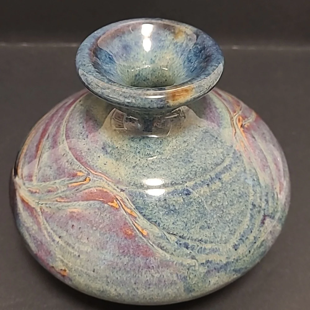 N/A signed pottery